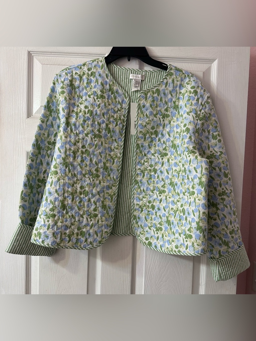 Crown & Ivy Women’s XL Blue Sage Abstract Floral Quilted Jacket NWT
